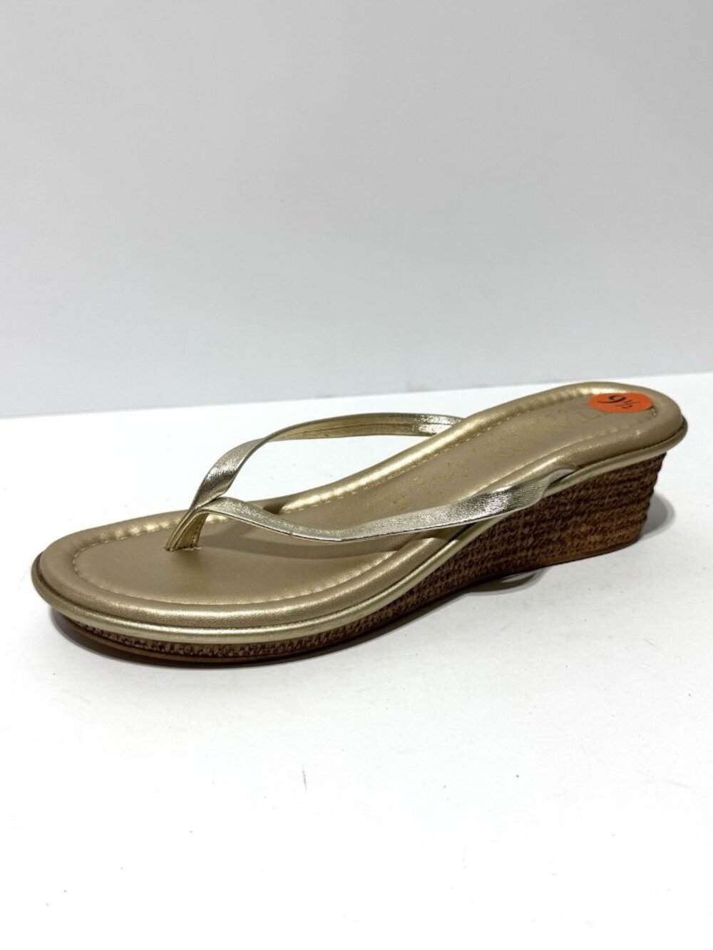 Italian Shoemakers Womens Thong Sandals Size 9.5 M